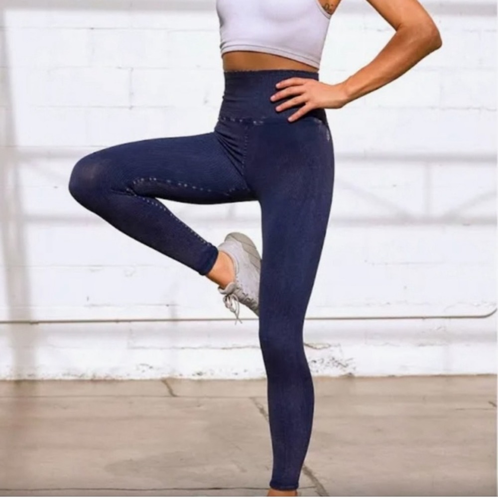 Free People Happiness Runs high waist cropped 7/8 leggings in denim blue size ML